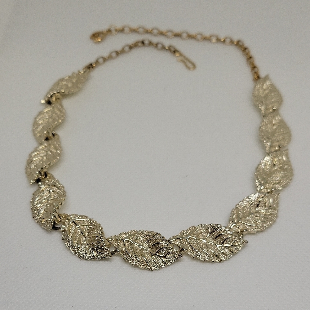 Leaf Leaves Gold Tone Leaf 21" Necklace